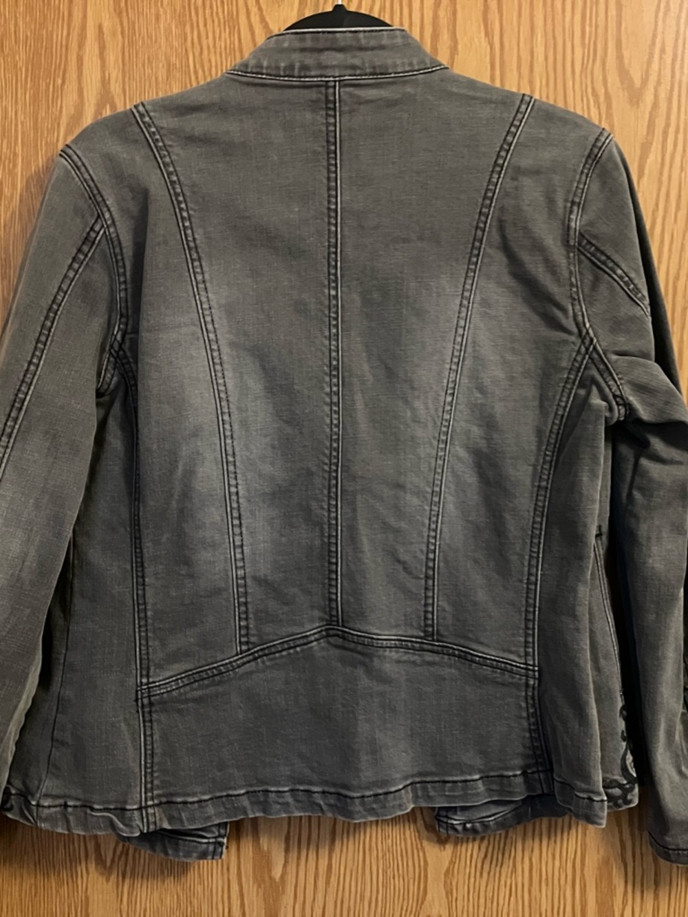 Reba Western Style faded Black/Gray embellished Cowgirl fit jacket size Medium - Picture 8 of 8